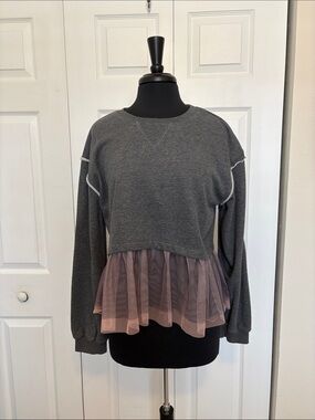 NWT Hem & Thread Charcoal Gray Pullover with Dusty Pink Tulle Hem. Size Small.
